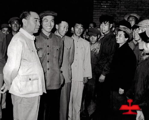 1959年毛澤東同志親切接見(jiàn)全國著(zhù)名勞動(dòng)模范、鞍鋼老英雄孟泰