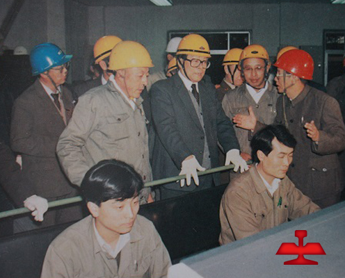 1959年毛澤東同志親切接見(jiàn)全國著(zhù)名勞動(dòng)模范、鞍鋼老英雄孟泰